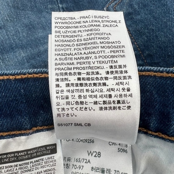 Levis' 501 Button-Fly Cut-Off Jean Shorts Size 28 Women’s - Picture 12 of 12